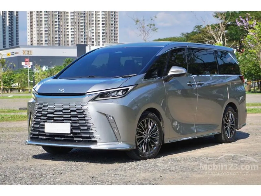 2024 Lexus LM 350h 7 Seater MPV