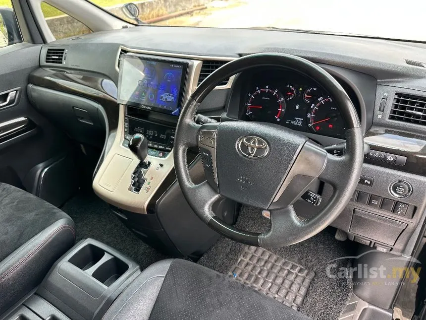 2013 Toyota Vellfire Z Golden Eyes MPV