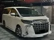 Used 2015 Toyota Alphard 2.5 G SA MPV / Low Mileage / 2 Power Door / Ambient Light / Full Entertainment System / Perfect Condition / 1 Owner / C2Believe