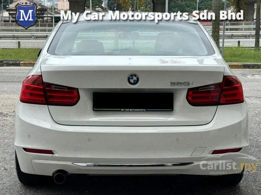2013 BMW 320i Luxury Line Sedan