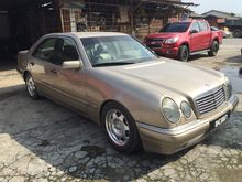 2004 Mercedes-Benz E240 2.6 Elegance Sedan