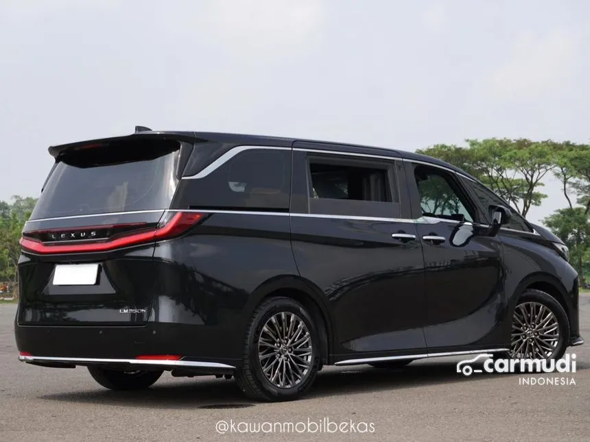 2023 Lexus LM 350h 4 Seater MPV
