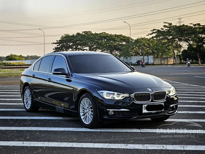 Jual Mobil BMW 320i 2018 Luxury 2.0 di DKI Jakarta Automatic Sedan ...
