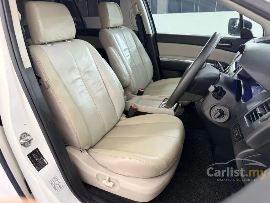 2011 Mazda 8 MPV