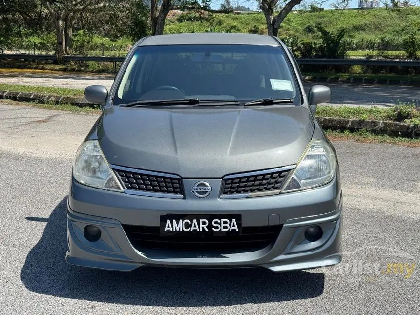 2010 Nissan Latio ST-L Hatchback