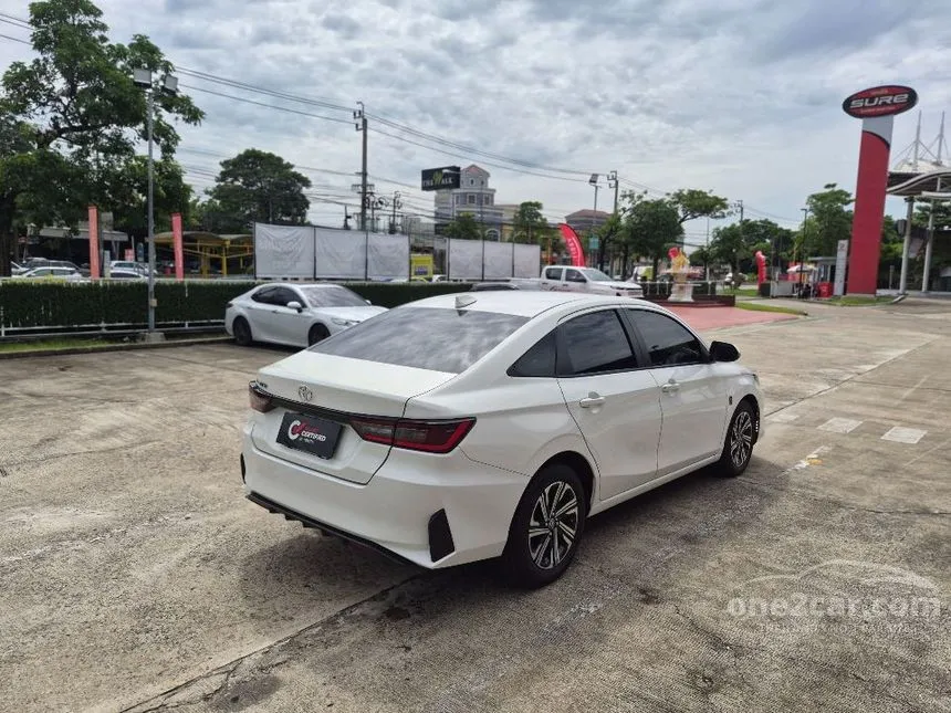 2022 Toyota Yaris Ativ Smart Sedan
