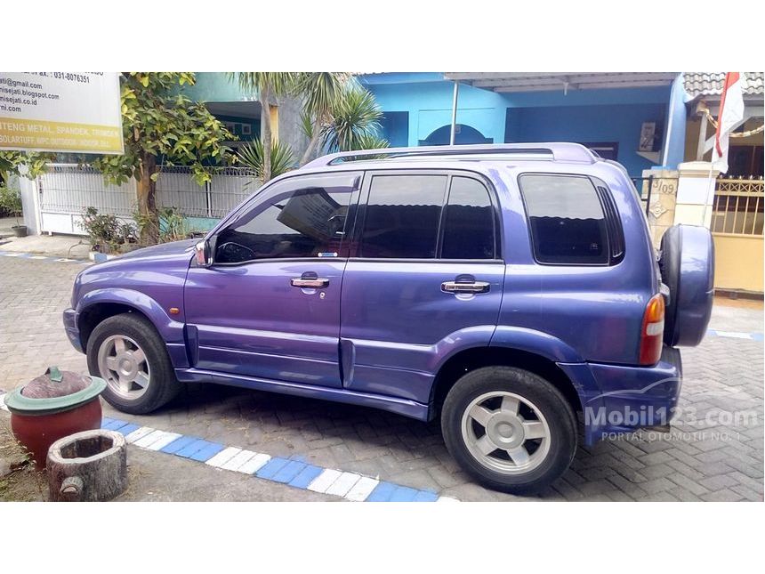 Jual Mobil Suzuki Escudo 2001 SQ 2.0 di Jawa Timur Manual 