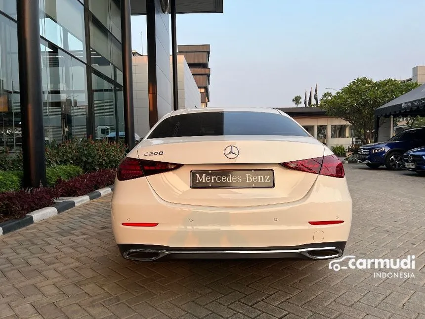 2024 Mercedes-Benz C200 Avantgarde Line Sedan