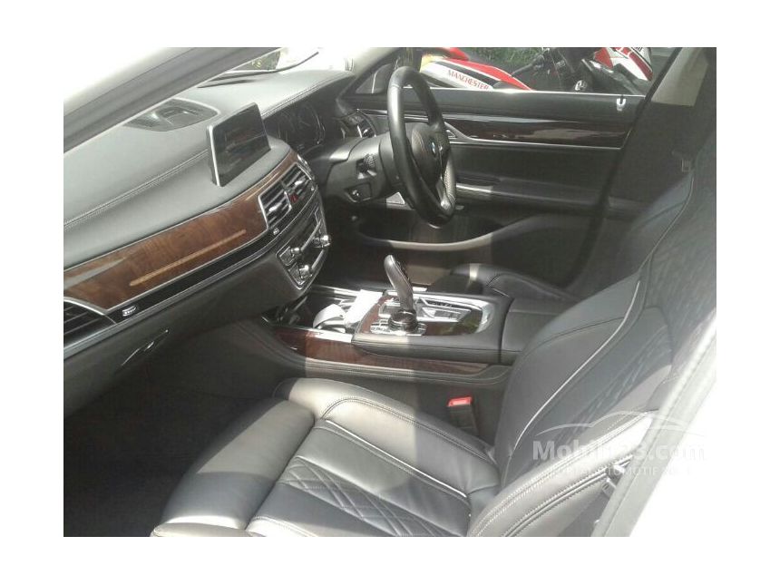 2016 BMW 740Li Executive Sedan