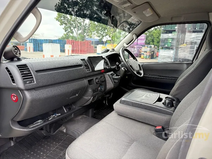 2022 Toyota Hiace Window Van Van