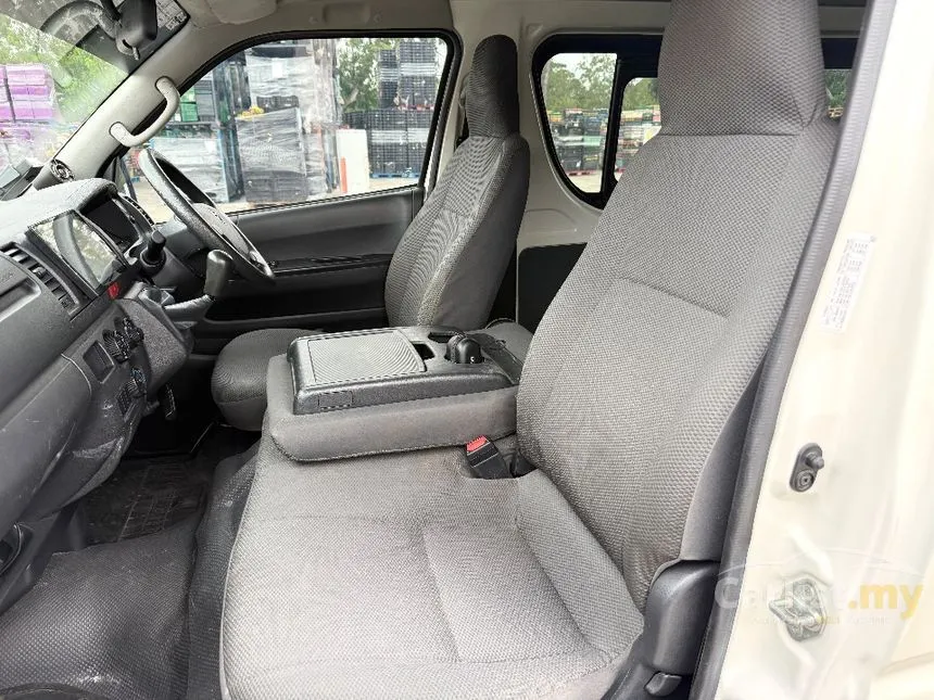 2022 Toyota Hiace Window Van Van