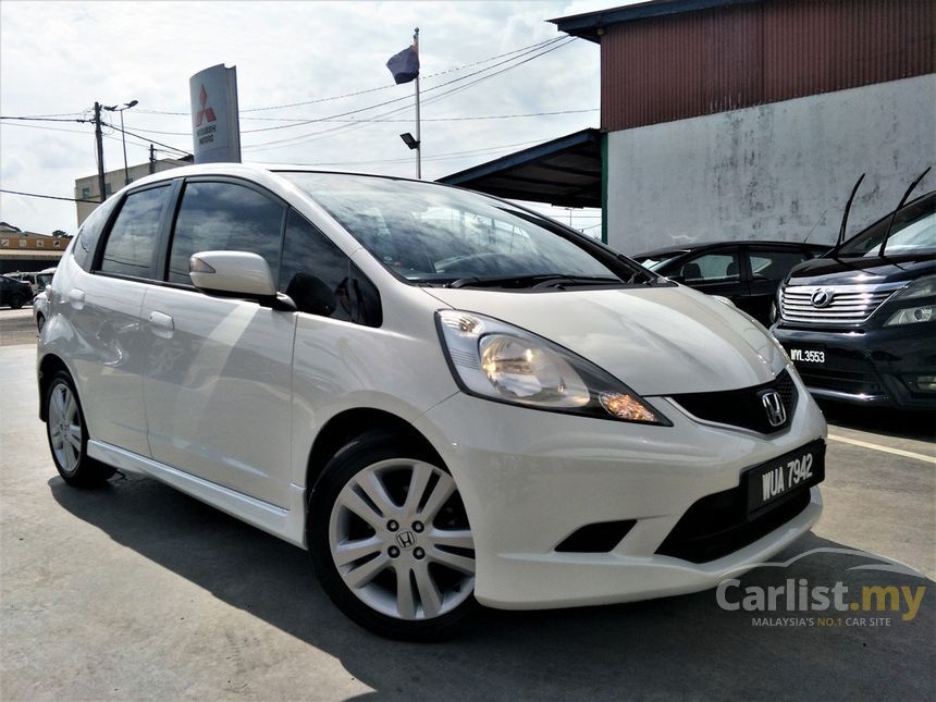 Honda Jazz 2010 V I Vtec 15 In Johor Automatic Hatchback White For
