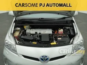 2013 Toyota Prius 1.8 Luxury Hatchback