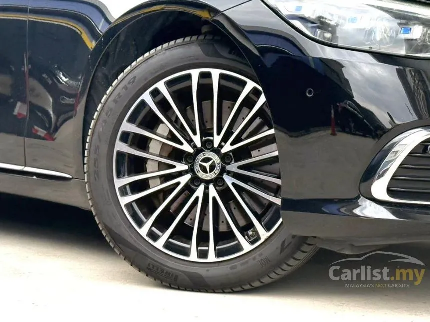 2022 Mercedes-Benz S580e Sedan