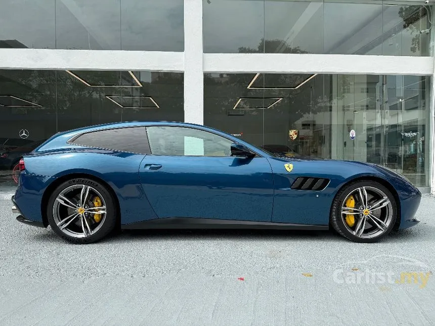 2017 Ferrari GTC4Lusso Hatchback