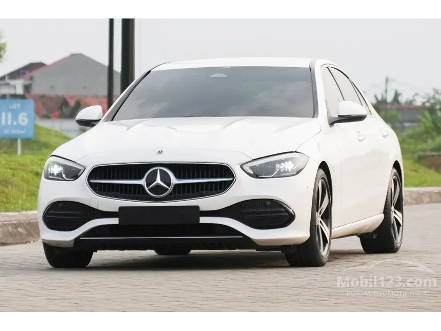 2022 Mercedes-Benz C200 Avantgarde Line Sedan