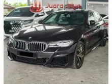 2021 BMW 530e 2.0 M Sport Sedan MOST CHEAPEST IN JB (Fast Loan Approval , No Hidden Fee )