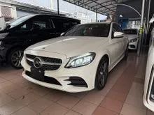 2021 Mercedes-Benz C200 AMG LAUREUS ** P/ROOF / DIGITAL METER / BURMESTER SOUND / 4 CAMERA / HUD / P/BOOT / KEYLESS GO / AMBIENT LIGHT **