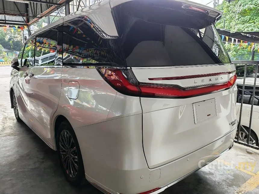 2024 Lexus LM 500h Version L 6 Seater MPV