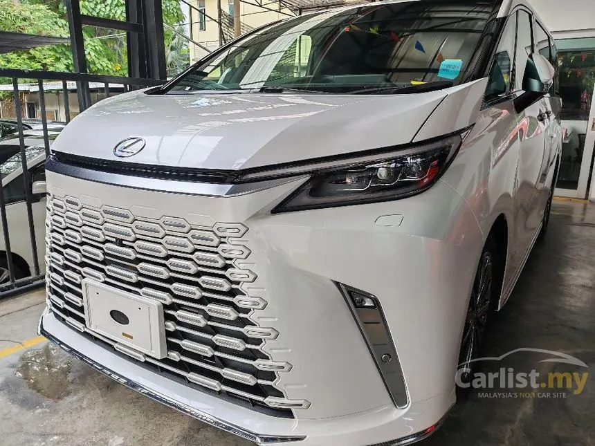 2024 Lexus LM 500h Version L 6 Seater MPV