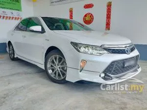 2017 Toyota Camry 2.5 Hybrid Luxury Sedan