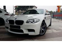2016 BMW M5 4.4 Sedan Unregister ** Twin Turbo ** Sunroof ** Head Up Display ** Harman Kardon ** Memory Seat ** Warranty
