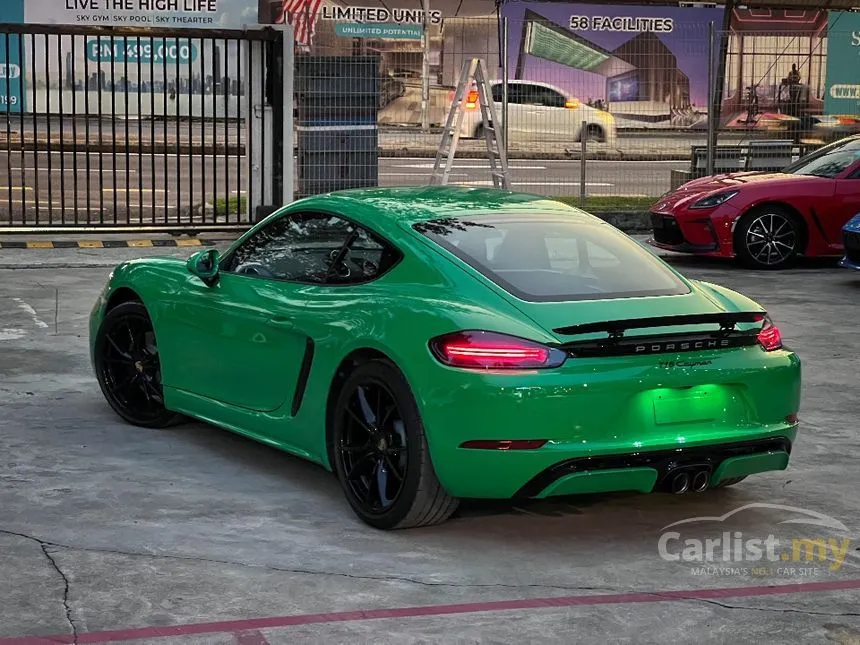2022 Porsche 718 Cayman Coupe