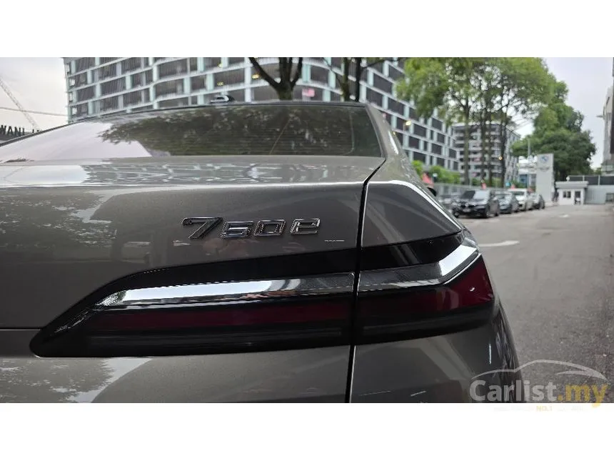 2024 BMW 750e xDrive M Sport Pure Excellence Sedan