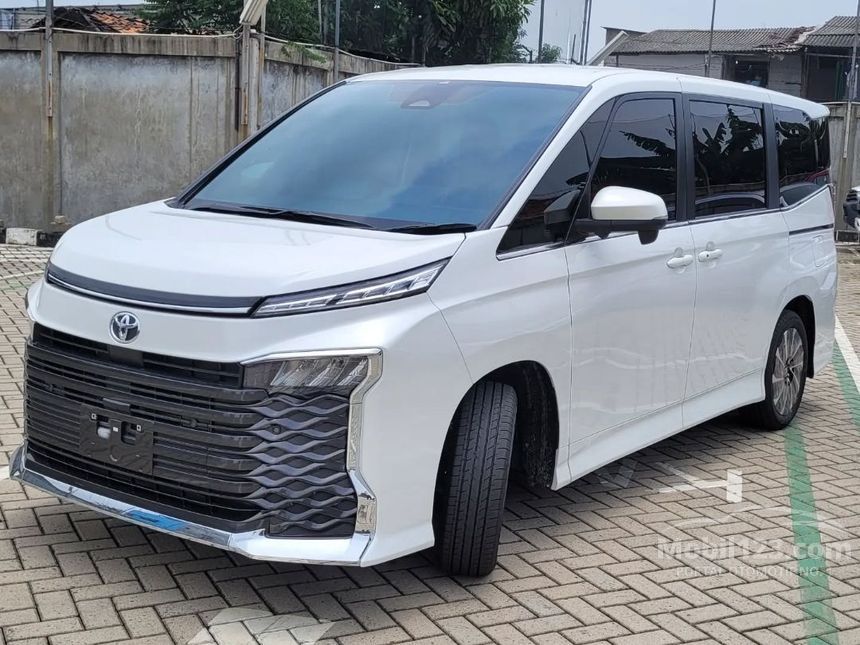 Jual Mobil Toyota Voxy 2024 (Premium Color) 2.0 di Banten Automatic MPV ...