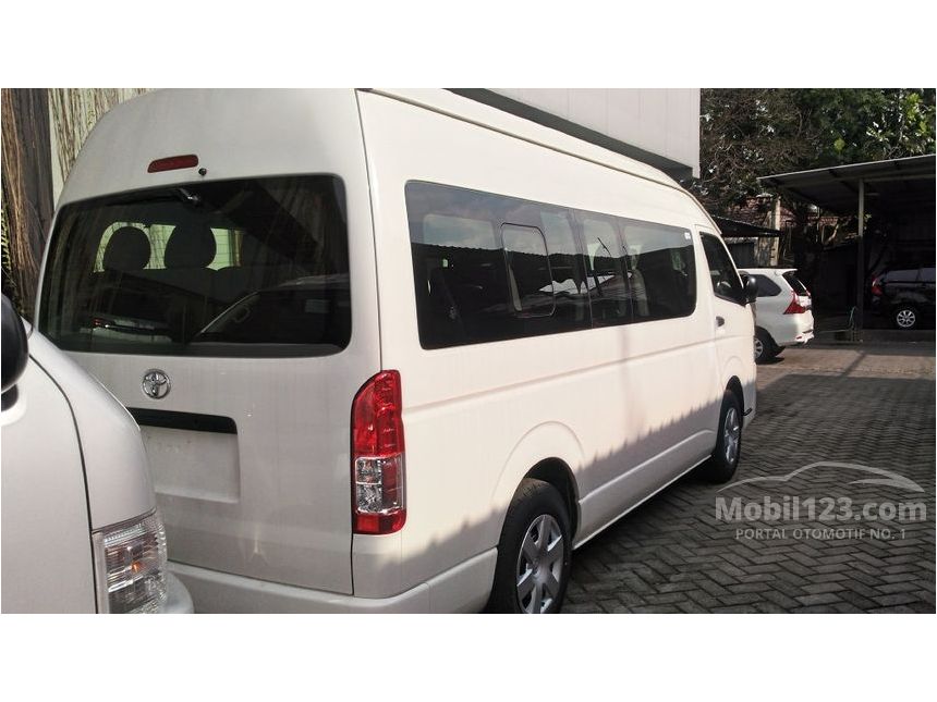 Jual Mobil  Toyota  Hiace  2019 Luxury  2 5 di Jawa Timur 