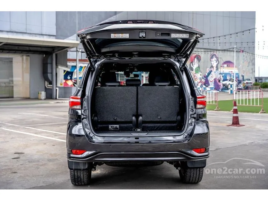 2022 Toyota Fortuner Legender SUV