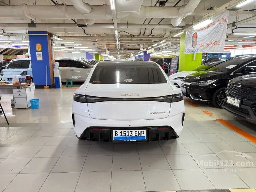 2024 BYD Seal Premium Extended Range Sedan