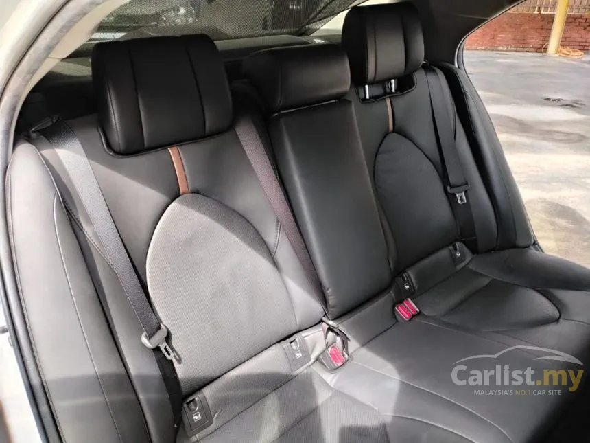 2022 Toyota Camry V Sedan