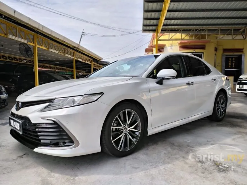 2022 Toyota Camry V Sedan
