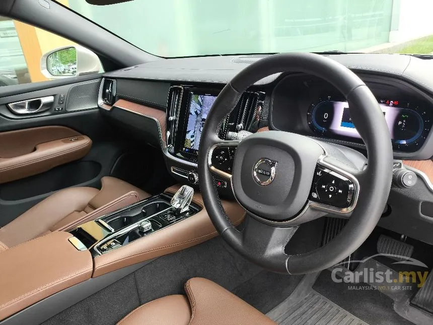 2023 Volvo V60 Recharge T8 Ultimate PHEV Wagon