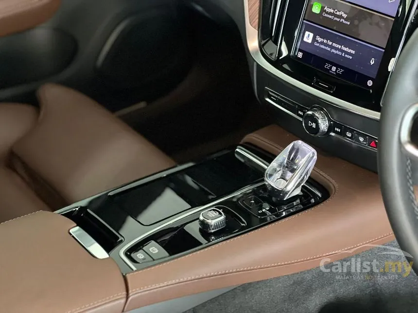2023 Volvo V60 Recharge T8 Ultimate PHEV Wagon