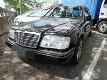 1989 Mercedes-Benz E230 2.3 Sedan (A)