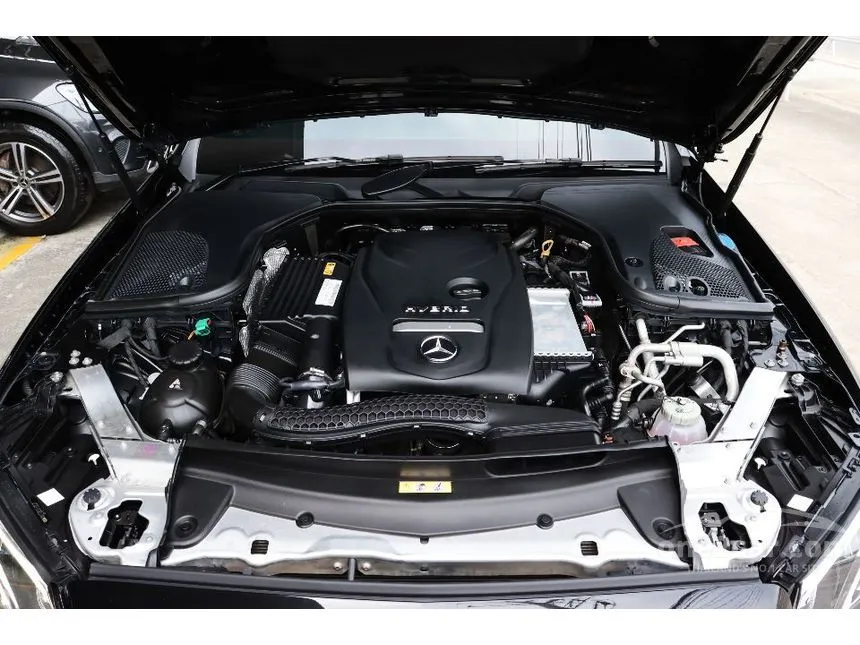 2022 Mercedes-Benz E300 e Avantgarde Sedan