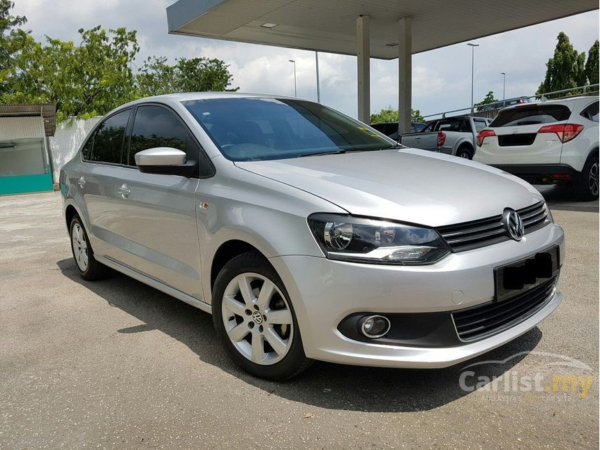 volkswagen polo sedan 2012