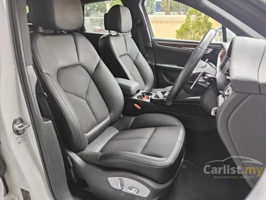 2022 Porsche Macan SUV