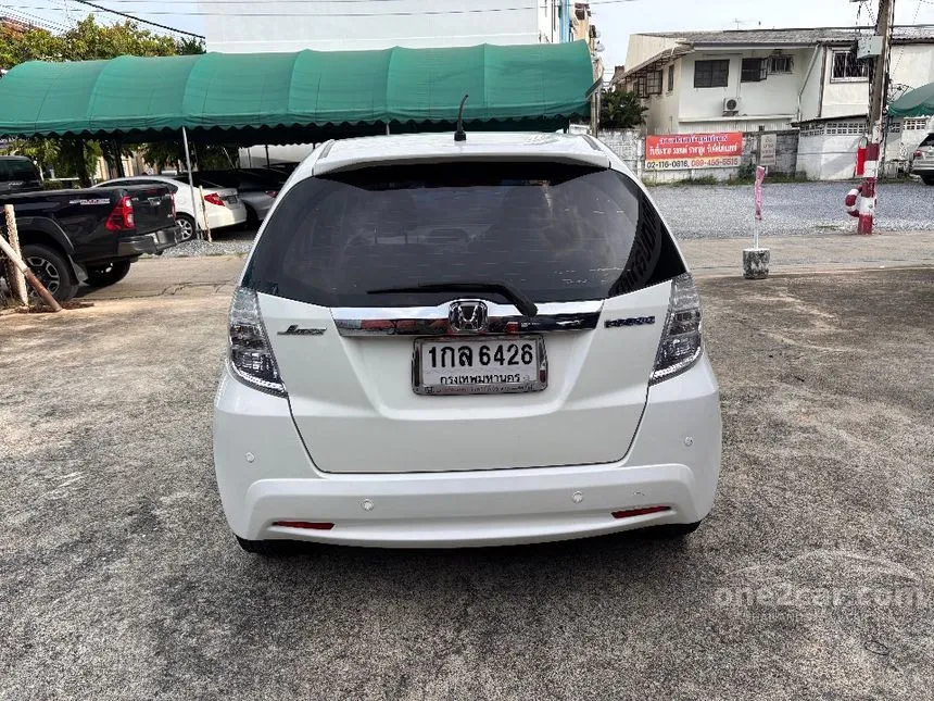 2013 Honda JAZZ Hybrid Hatchback