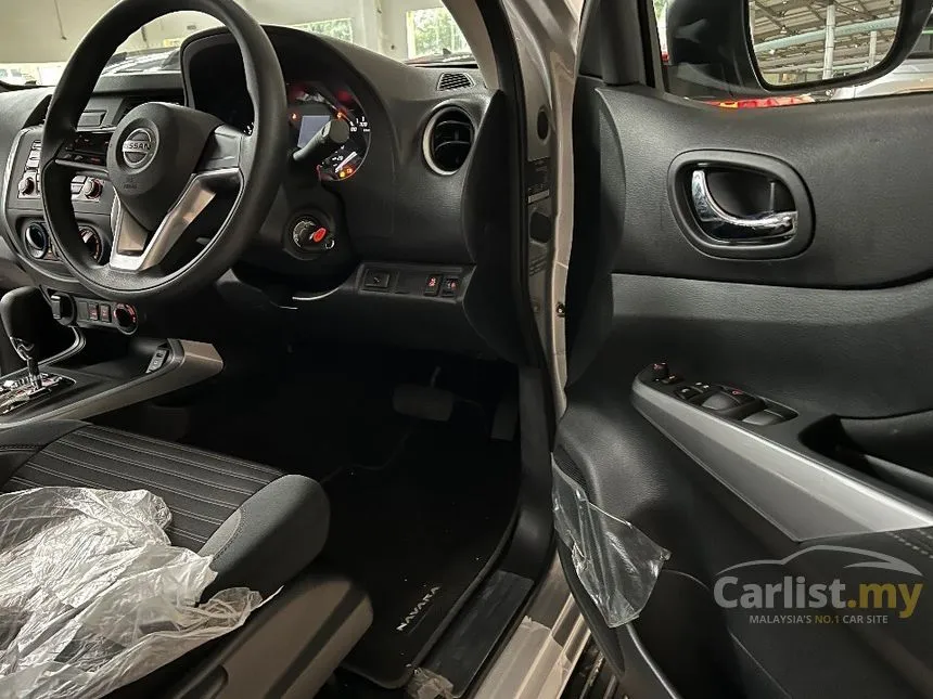2023 Nissan Navara SE Pickup Truck