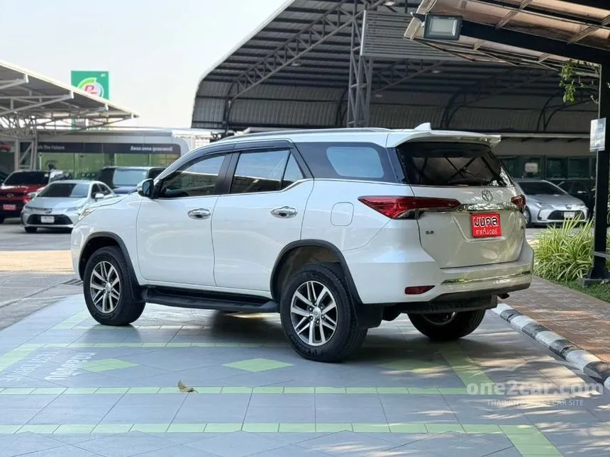 2016 Toyota FORTUNER V SUV