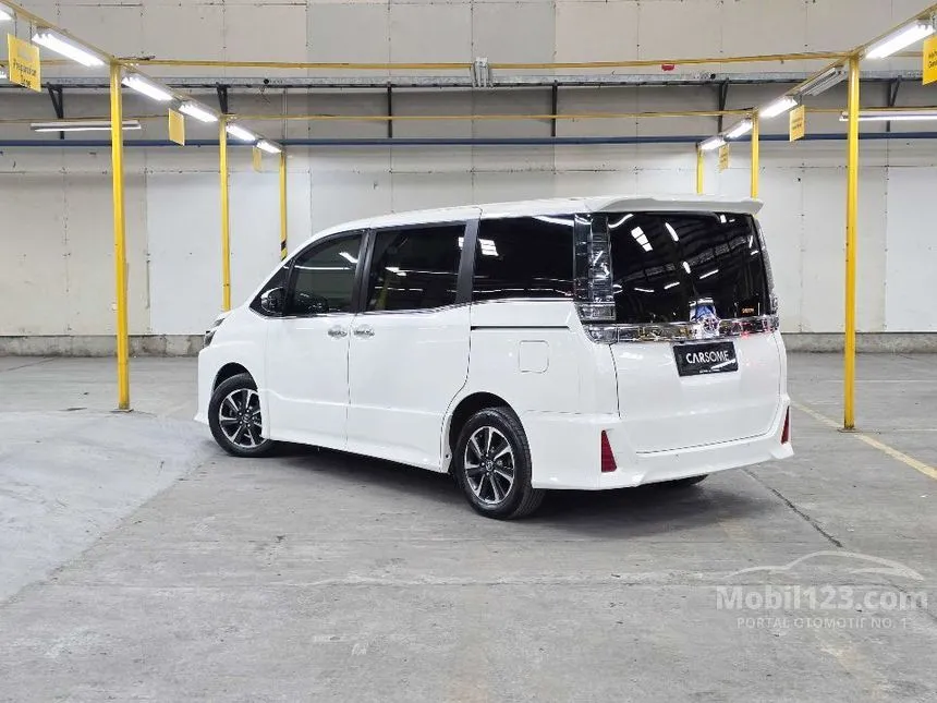 2018 Toyota Voxy MPV