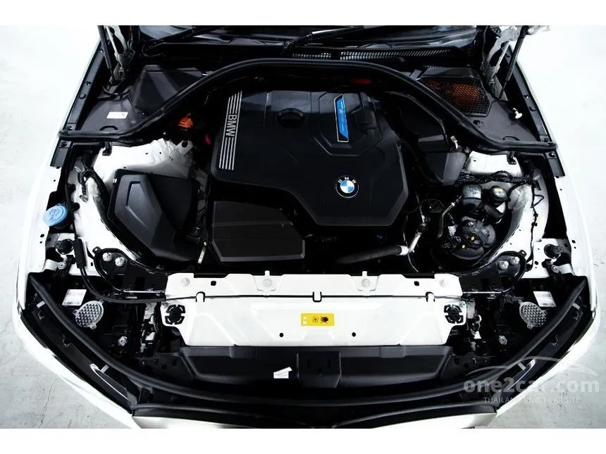 2021 BMW 330e M Sport Sedan