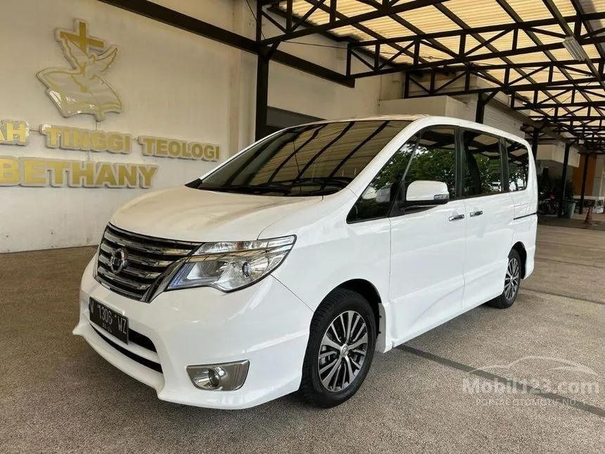 Jual Mobil Nissan Serena 2016 Highway Star 2.0 di Jawa Timur Automatic MPV Putih Rp 195.000.000