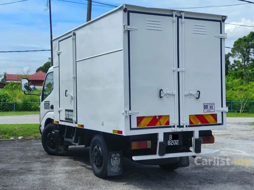 2012 Hino 300 Series WU300R Lorry