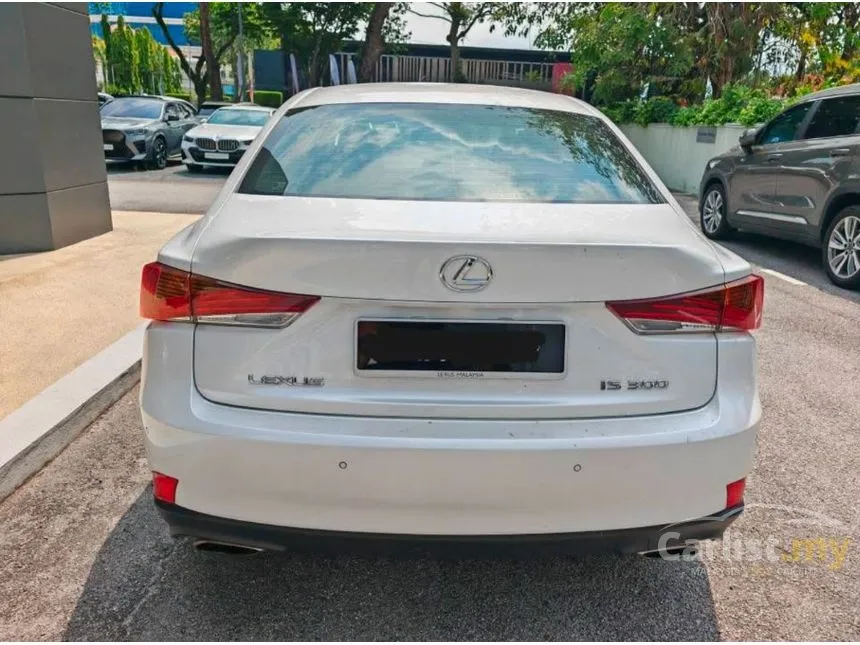 2018 Lexus IS 300 Premium Sedan