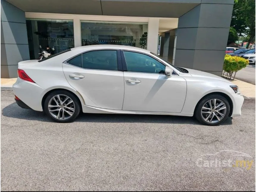 2018 Lexus IS 300 Premium Sedan