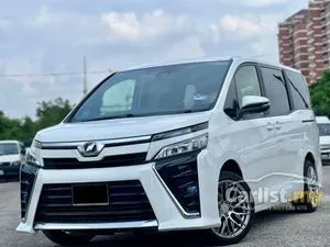 2019 Toyota Voxy 2.0 X MPV // Facelift // Sport Rims // Android Player // Reverse Camera // Power Door // Lane Departure Alert // 8 Seater